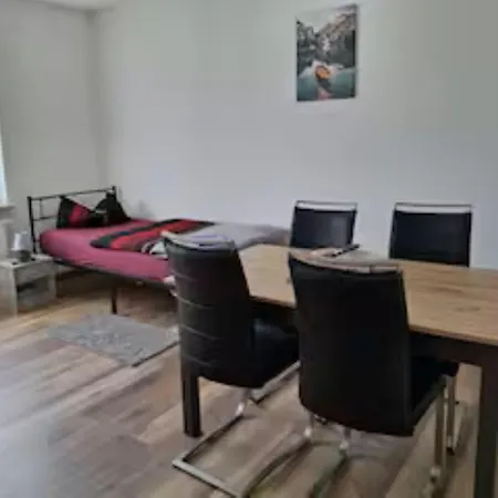 Schoene Vollausgestattete Monteurs- Gaestewohnung Naehe Raffinerie Leuna Und Geiseltalsee 0303 Apartment