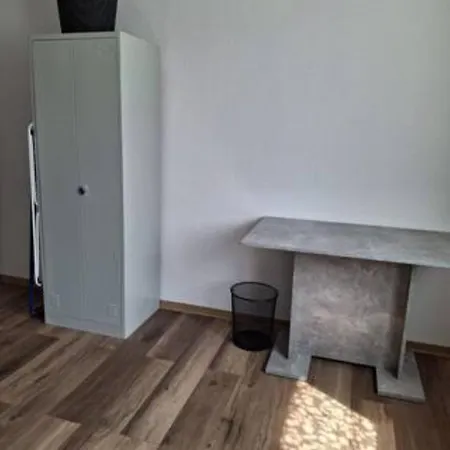 Schoene Vollausgestattete Monteurs- Gaestewohnung Naehe Raffinerie Leuna Und Geiseltalsee 0303 *