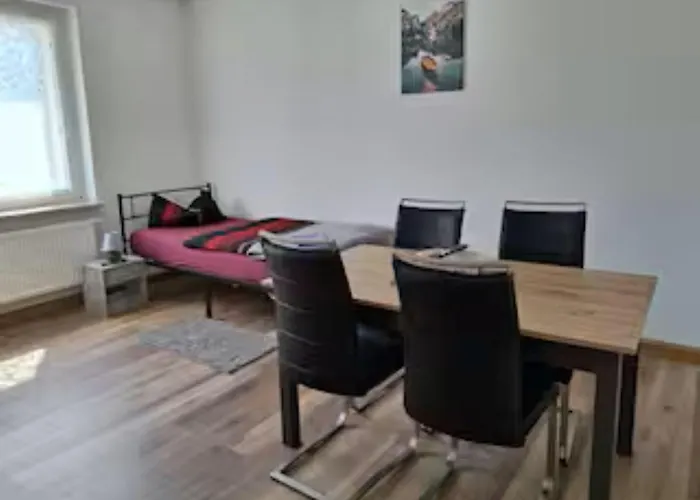 Schoene Vollausgestattete Monteurs- Gaestewohnung Naehe Raffinerie Leuna Und Geiseltalsee 0303 Apartment