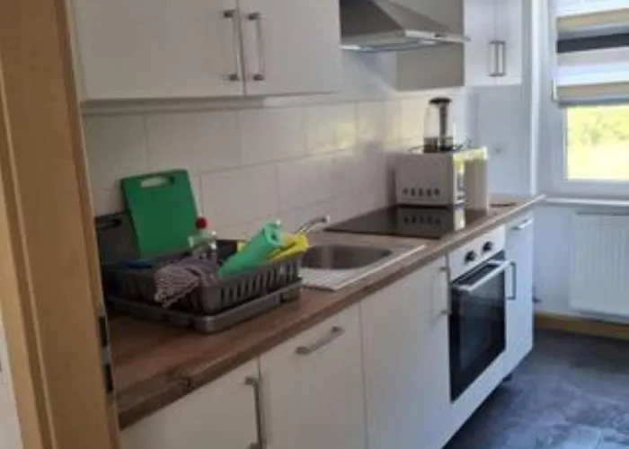 Schöne Vollausgestattete Monteurs- Gästewohnung Nähe Raffinerie Leuna Und Geiseltalsee Für 4 Personen 0303