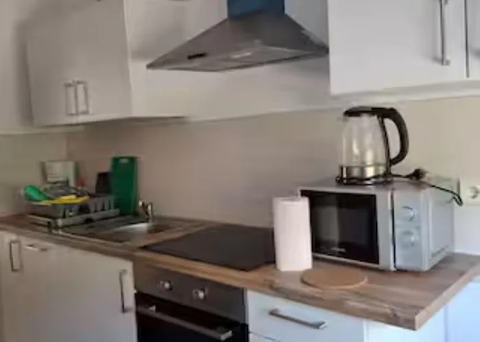 Apartment Schöne Vollausgestattete Monteurs- Gästewohnung Nähe Raffinerie Leuna Und Geiseltalsee Für 4 Personen 0303 Braunsbedra