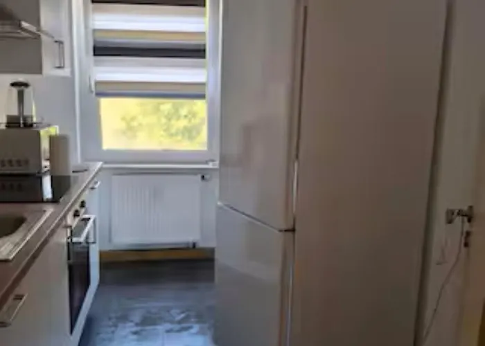 Apartment Schoene Vollausgestattete Monteurs- Gaestewohnung Naehe Raffinerie Leuna Und Geiseltalsee 0303 *