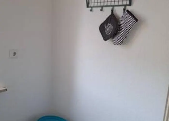 Apartment Schöne Vollausgestattete Monteurs- Gästewohnung Nähe Raffinerie Leuna Und Geiseltalsee Für 4 Personen 0303 Braunsbedra