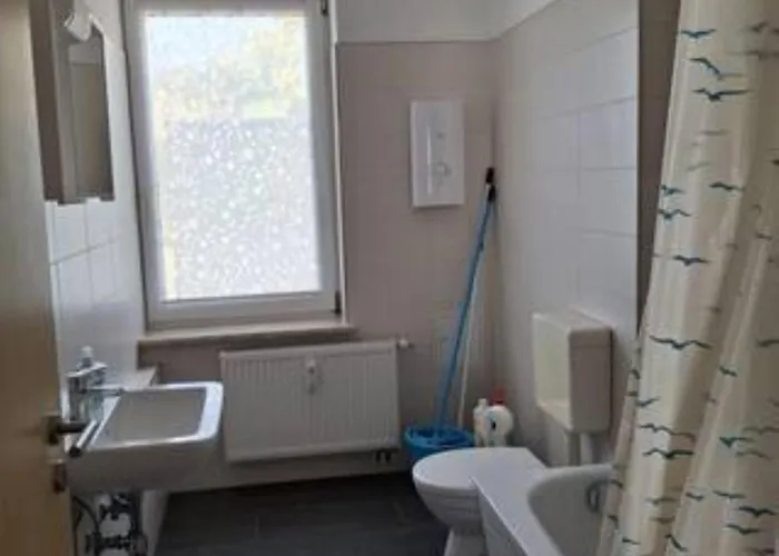 Schöne Vollausgestattete Monteurs- Gästewohnung Nähe Raffinerie Leuna Und Geiseltalsee Für 4 Personen 0303 * Braunsbedra