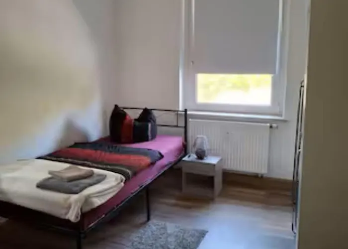 Schöne Vollausgestattete Monteurs- Gästewohnung Nähe Raffinerie Leuna Und Geiseltalsee Für 4 Personen 0303 Braunsbedra